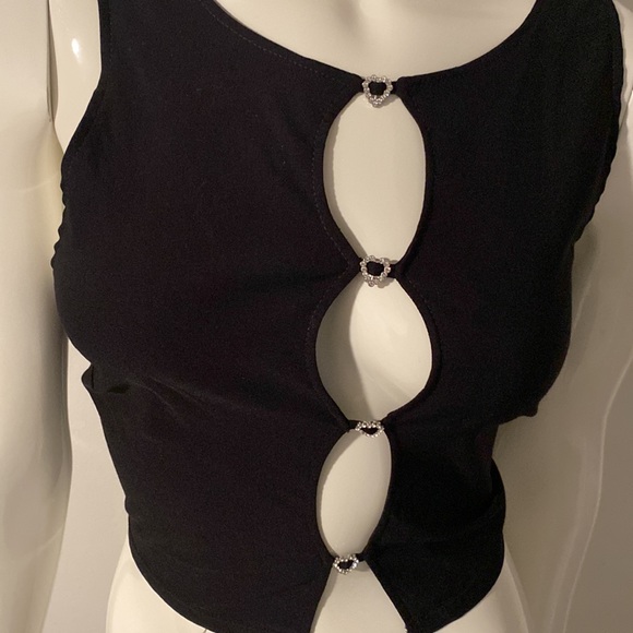 Black, peekaboo, crop top, heart rhinestone buttons - Picture 2 of 7
